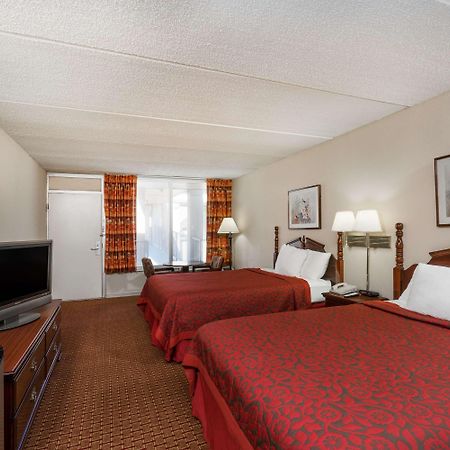 Days Inn By Wyndham Hurricane Mills Zewnętrze zdjęcie