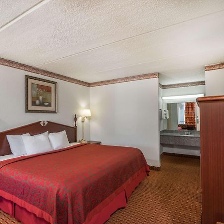 Days Inn By Wyndham Hurricane Mills Zewnętrze zdjęcie