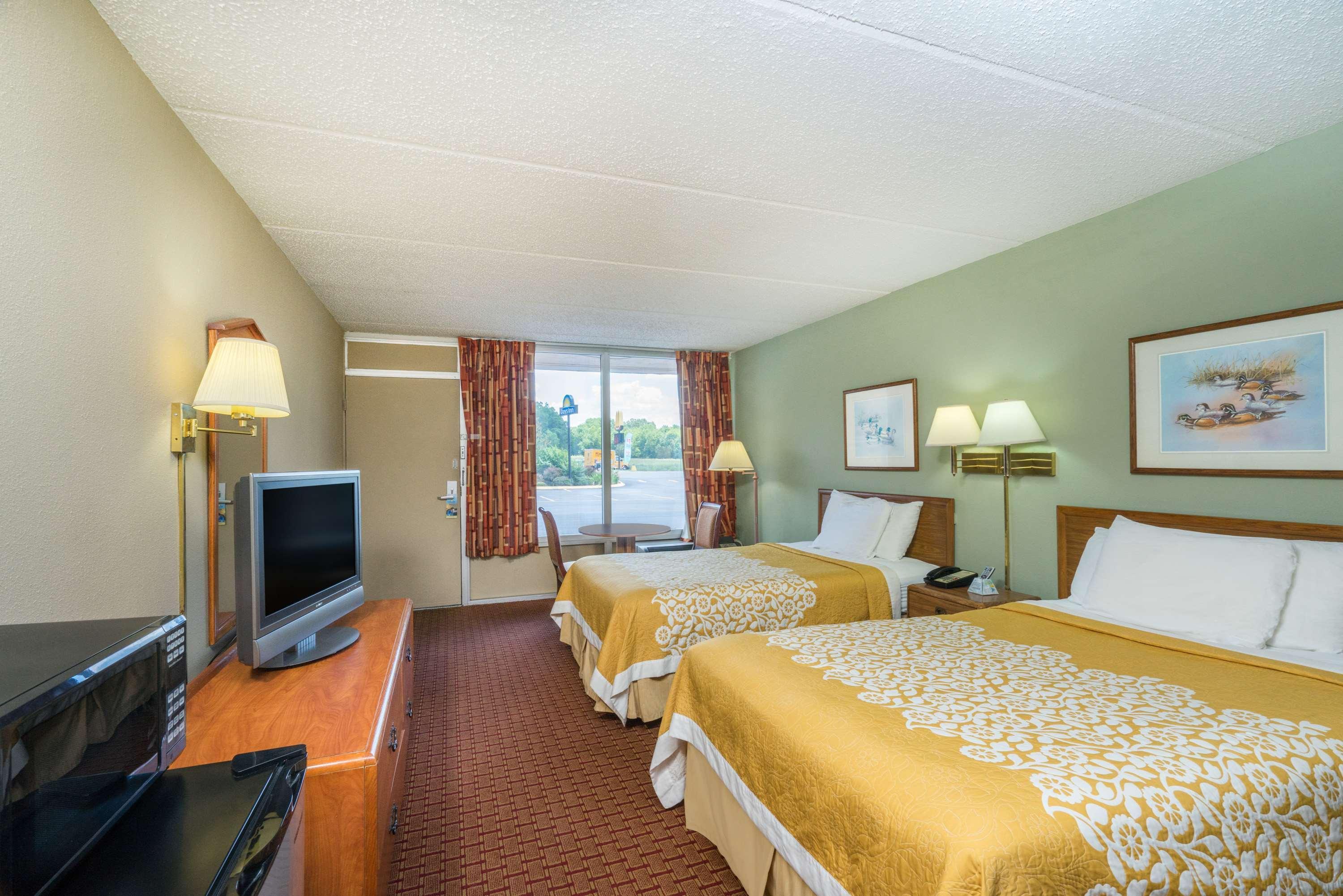 Days Inn By Wyndham Hurricane Mills Zewnętrze zdjęcie