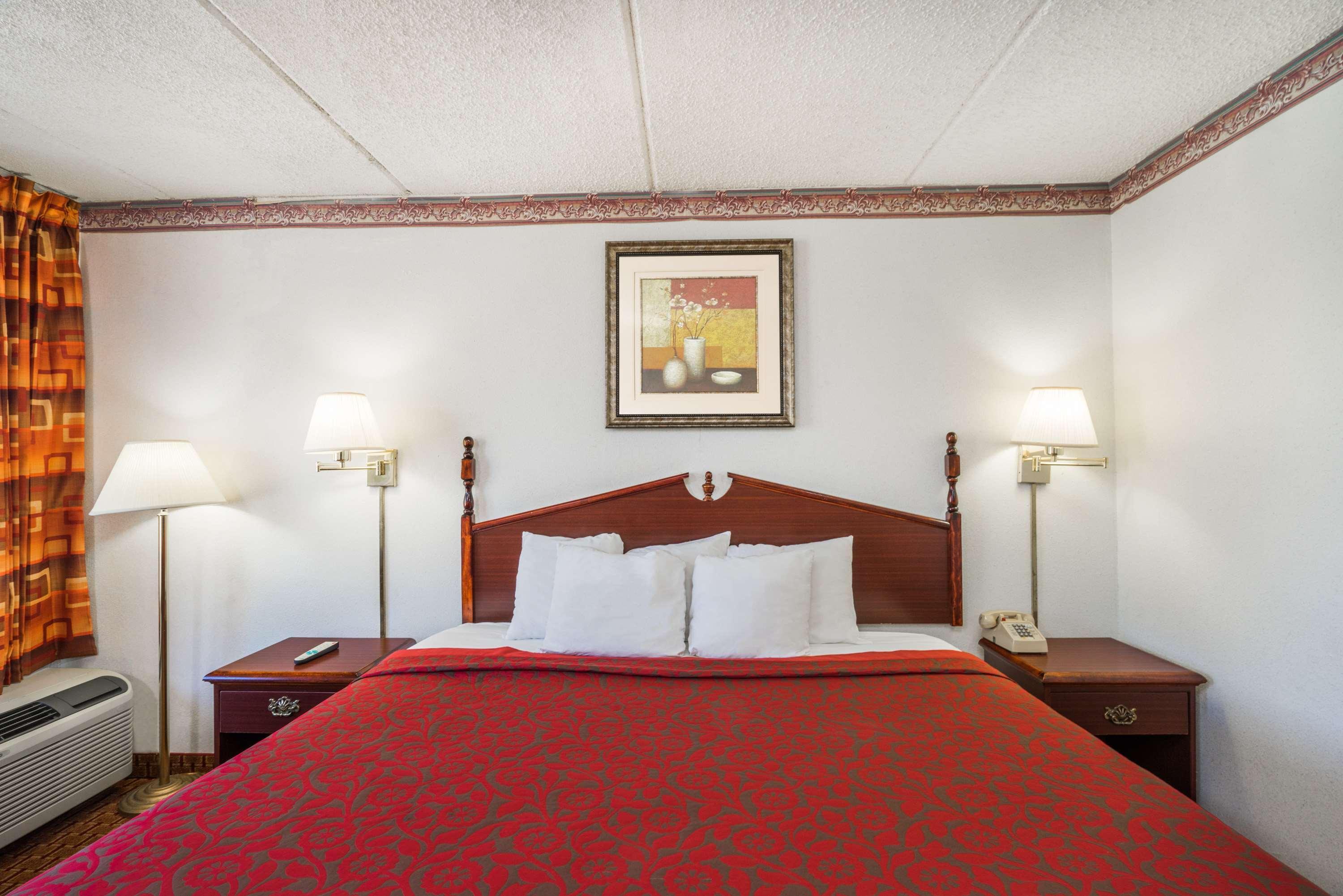 Days Inn By Wyndham Hurricane Mills Zewnętrze zdjęcie