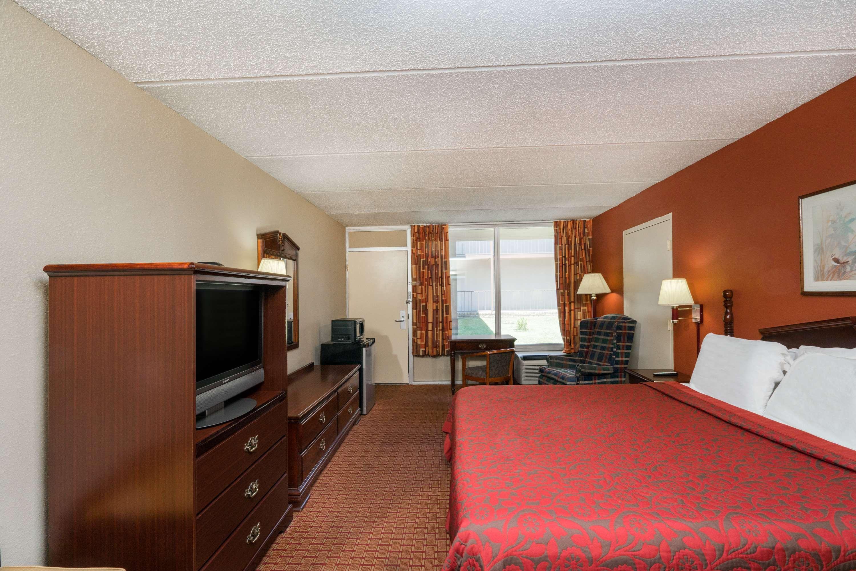 Days Inn By Wyndham Hurricane Mills Zewnętrze zdjęcie